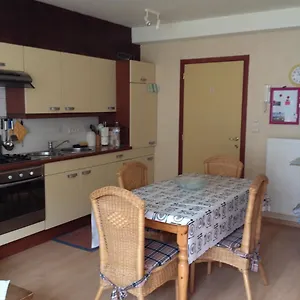 Knus Met Zijdelings Zeezicht , Oostende België